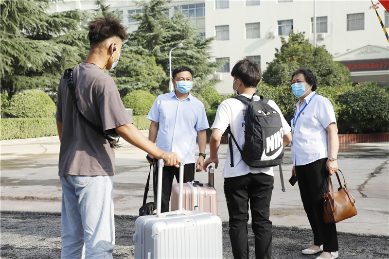 必赢喜迎2020级中专新生和2019级大中专学生