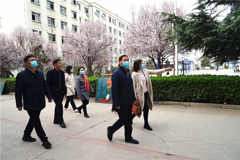 河南省教育厅督导组到必赢检查指导开学疫情防控工作