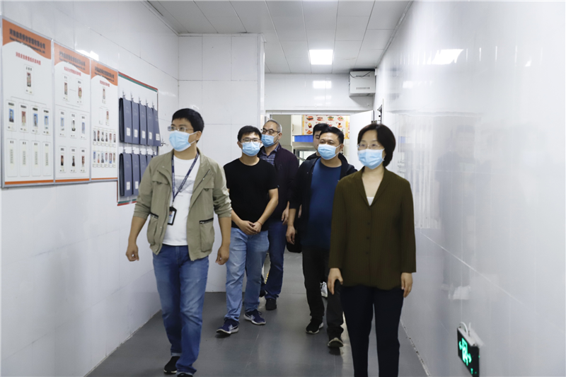高新区社会事业局疫情防控验收组到必赢检查开学准备工作