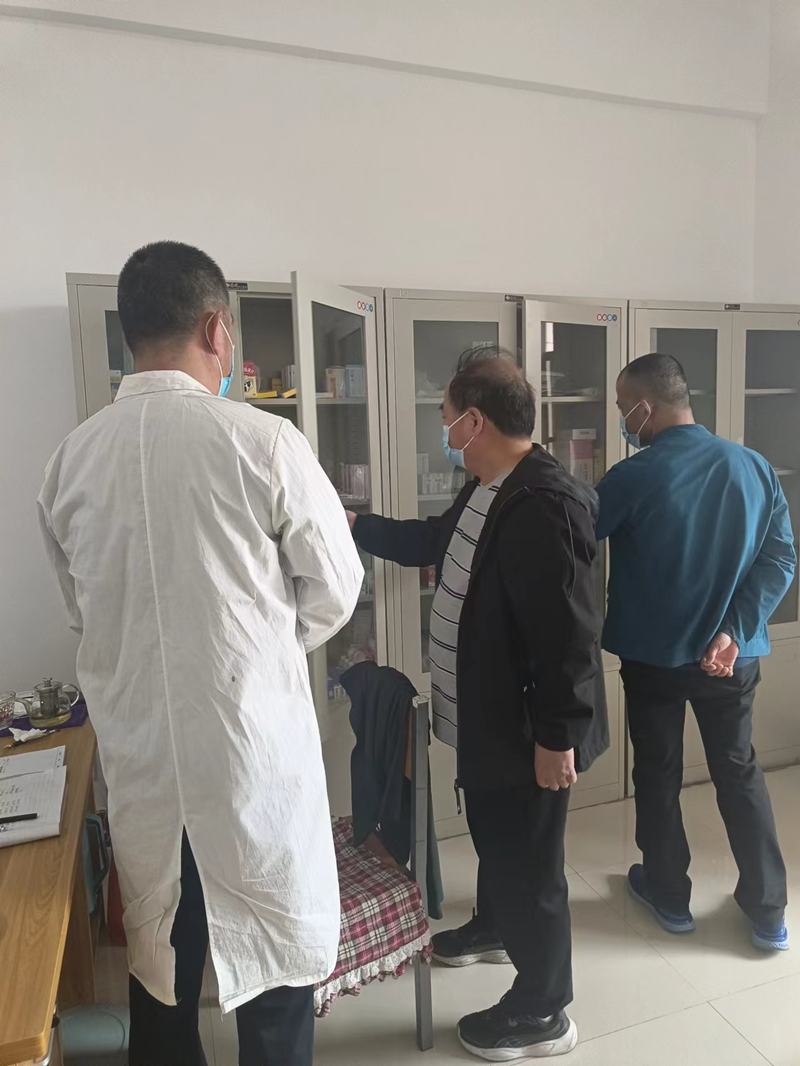新密市疫情防控指挥部莅临必赢新密校区开展疫情防控检查