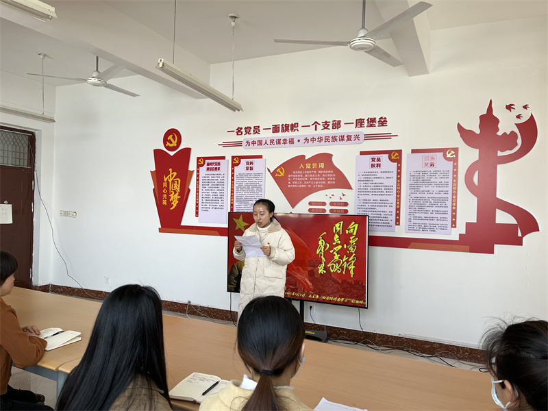 1678064159564353.jpg 辛娟同志朗读雷锋日记.jpg