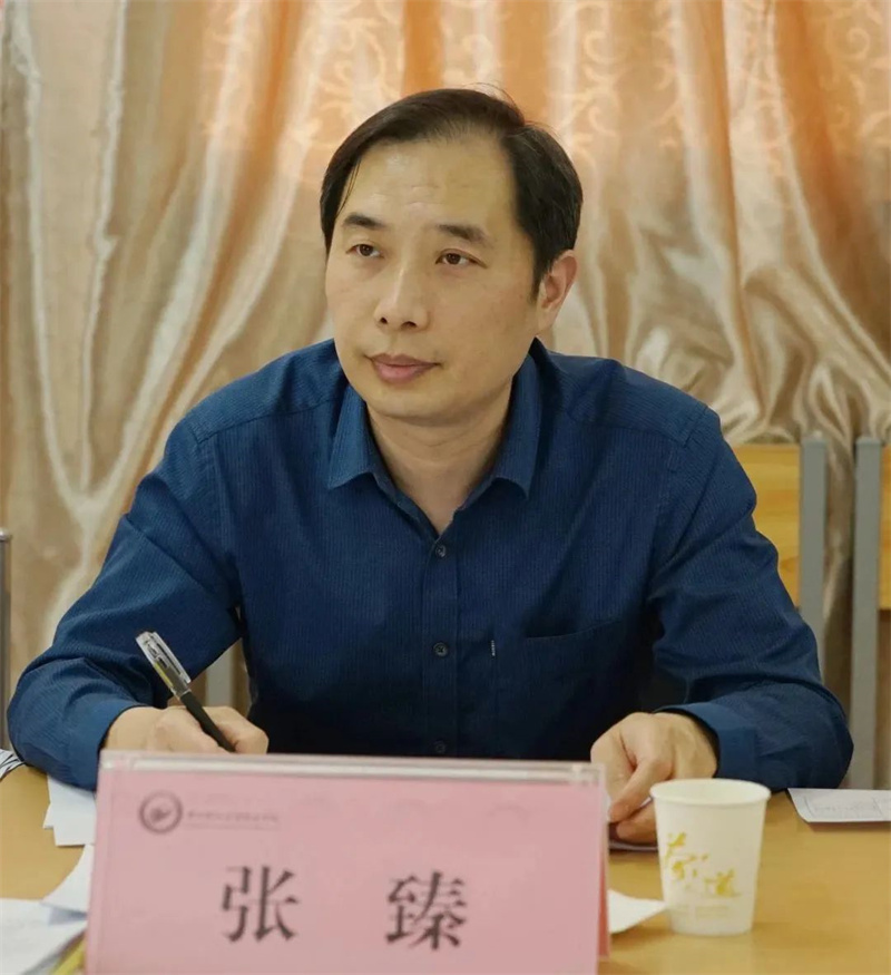 必赢召开校级青年骨干教师培养对象考核会