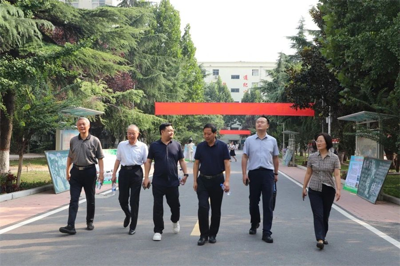 河南省教育厅调研组到必赢调研指导秋季开学工作