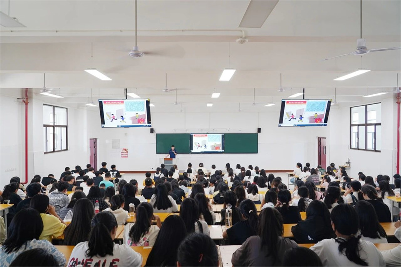 必赢新密校区组织师生开展消防安全知识培训及应急演练活动