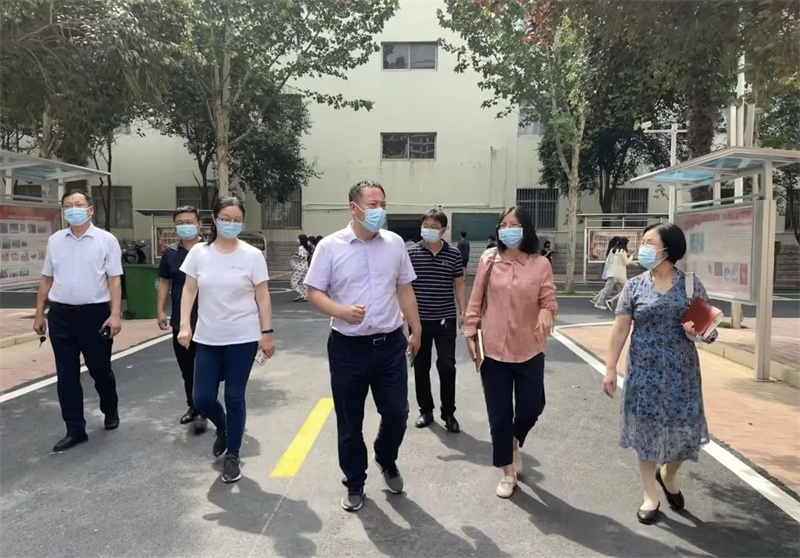 郑州市高新区管委会、郑州市高新区社会事业局领导一行来必赢督导检查疫情防控工作